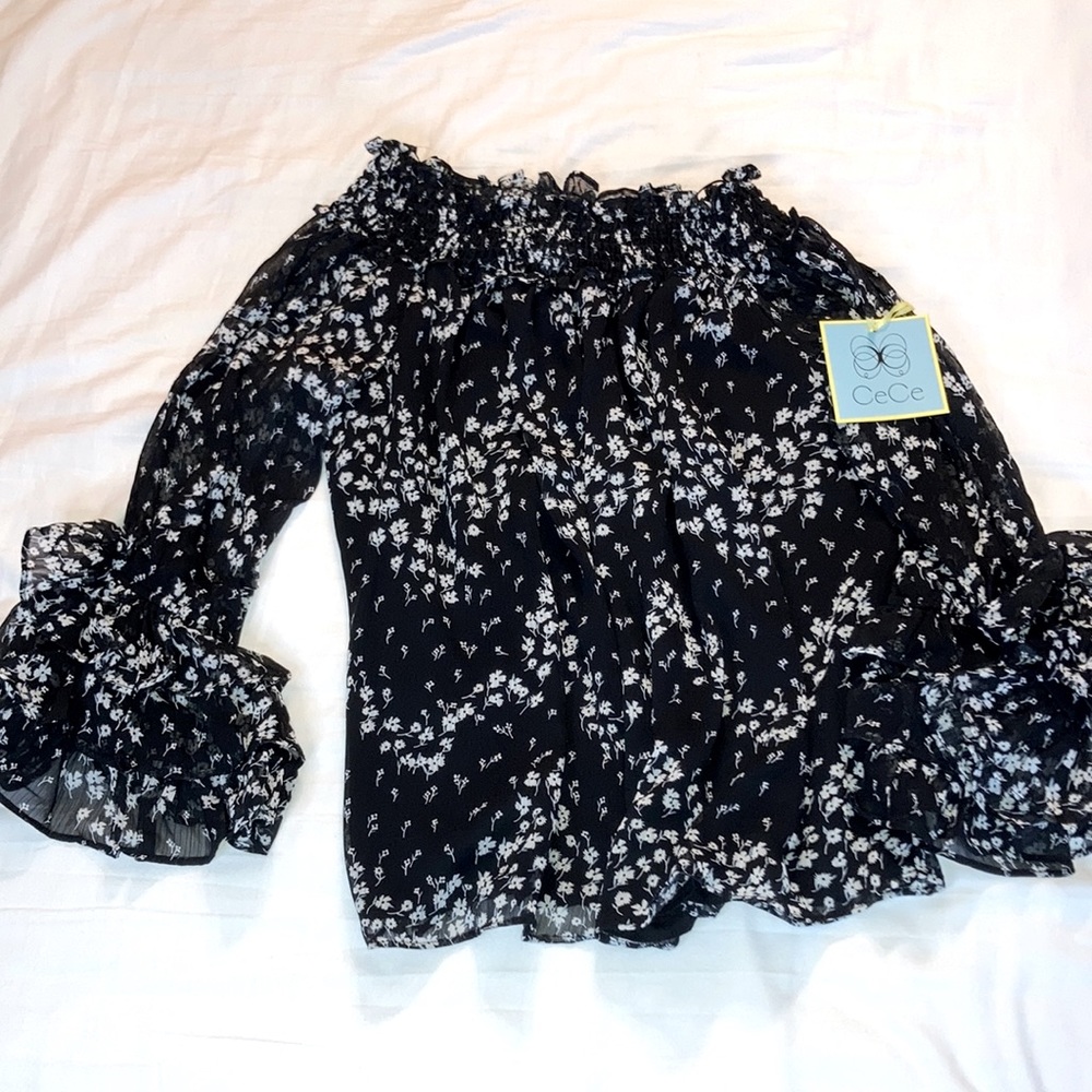 Black Flowy Botanical Inspired Shoulder Blouse Medium